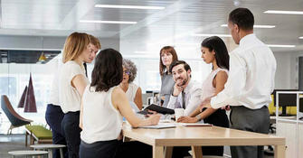 Unlocking Effective Collaboration: A Practical Guide to Team Management from Project Kickoff to Retrospective