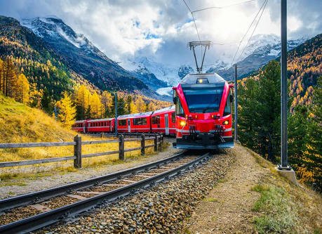 Ditch the Airport Stress: Why Train Travel is the Smarter, More Scenic Choice