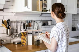 What I Learned from My Mom, a Skilled Home Organizer by Profession