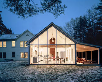 Building Dreams: The Inspiring Story of Homeowners Who Created Unique and Sustainable Homes in the US