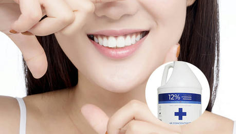 6 Natural Ways to Whiten Teeth at Home